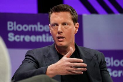 Warner Bros Asks Investors To Reject Takeover Bid From Paramount Skydance