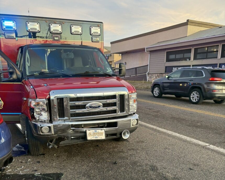 2 injured in Aurora crash with South Metro Fire Rescue ambulance