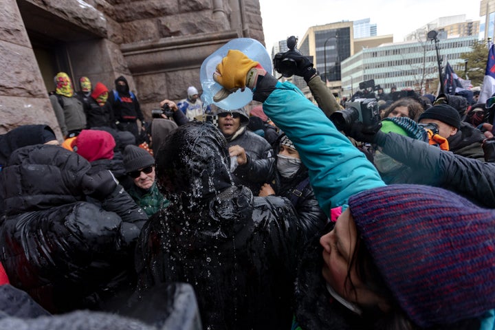 Anti-ICE Demonstrators Chase Off Outnumbered Far-Right Activists At Minneapolis Rally