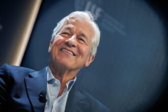 JPMorgan Chase reaches deal to become Apple Card issuer as Goldman closes chapter on consumer foray