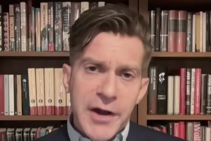 'Overreacting': Ex-FBI Official Rips Trump Admin's 'Asinine' Excuses For ICE Shooting