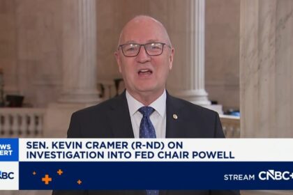 Powell could stay at Fed even after being removed as chair