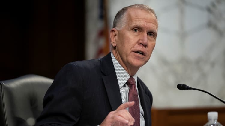 Republican Sen. Thom Tillis vows to block Trump's Fed nominees following Powell probe