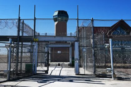 Colorado to pay $245,000 to Muslim man forced to shave beard in prison