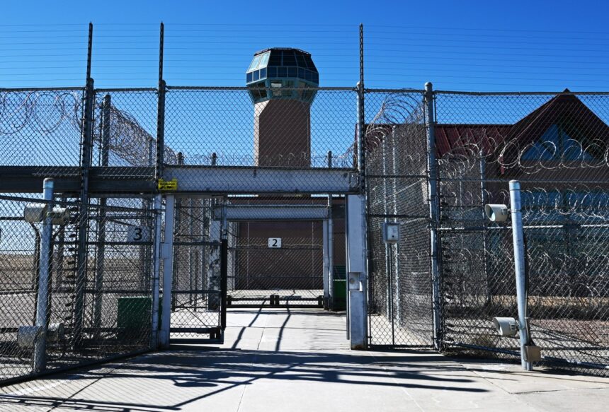 Colorado to pay $245,000 to Muslim man forced to shave beard in prison