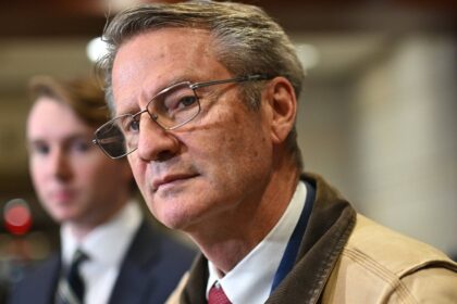 GOP Rep Says ‘Nobody’s Above Reproach’ Then Tells Reporter: ‘Don’t Tell' Trump