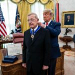 Lou Holtz, Who Coached Unbeaten Notre Dame to a Title, Dies at 89