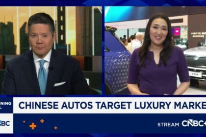 Foreign car companies use technology to hang onto China auto market