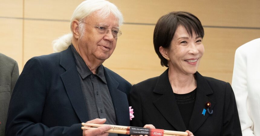 Japanese Prime Minister Shows Deep Affection For Deep Purple