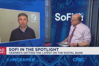 SoFi CEO defends decision to hold guidance steady