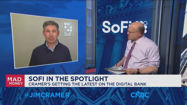 SoFi CEO defends decision to hold guidance steady