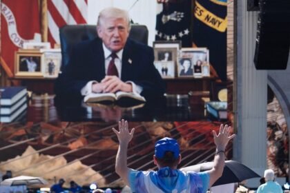 Prayer Rally On National Mall Seeks To Rededicate U.S. As 'One Nation Under God'