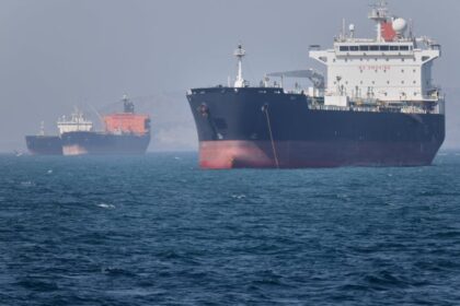 U.S. Stocks Fall From Their Records As Oil Prices Yo-Yo