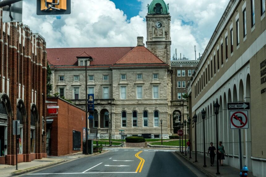 Why This Underrated U.S. Destination Is Perfect For A Southern Summer Getaway