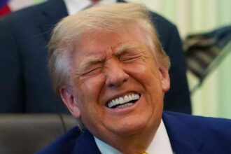 Bizarre Trump Oval Office Moments Lead To 25th Amendment Call
