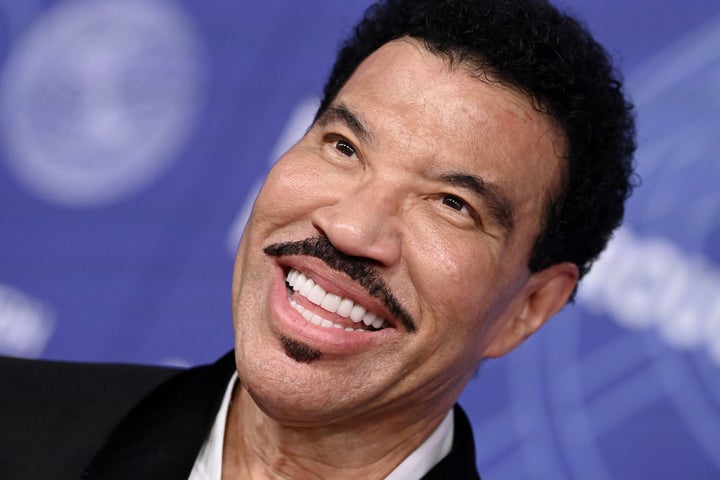 Lionel Richie Cuts Concert Short After Falling Ill: 'He Won't Be Able To Continue'